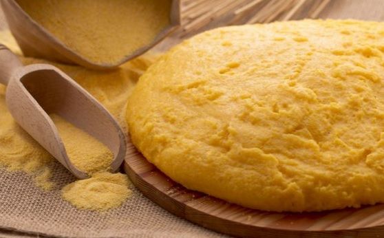 FRESH REFRESH. Mămăligă cu brânză 