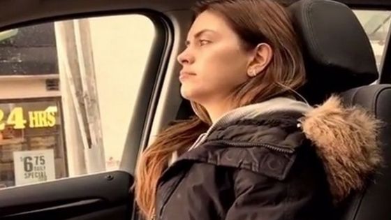 Şi-a FILMAT pe ascuns SOŢIA când se afla în maşină: A rămas ŞOCAT când a VĂZUT CE FĂCEA 