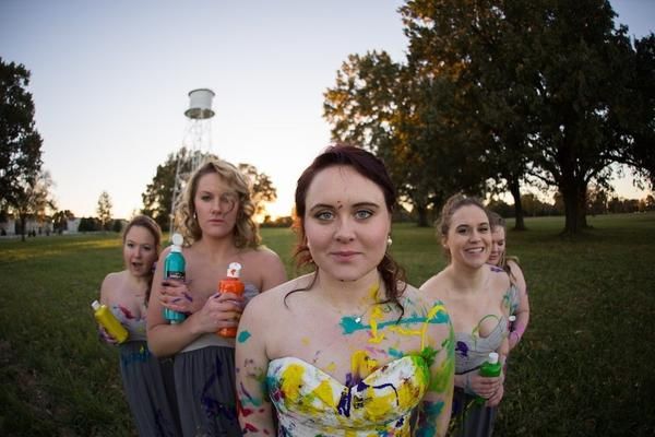 A PĂRĂSIT-O logodnicul în faţa ALTARULUI: Ce a făcut această tânără mai apoi este ULUITOR