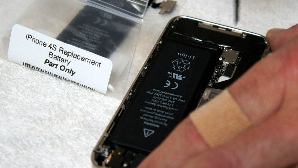 Bateria de la telefon NU MAI ȚINE ca înainte? Ce trebuie să-i faci