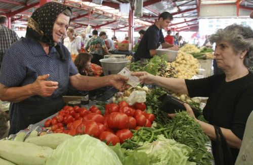 PĂCAT: S-au SCUMPIT ouăle, legumele şi conservele de legume