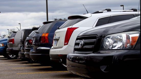 Daunele auto ar putea fi făcute de experţi şi nu de companiile de asigurări 