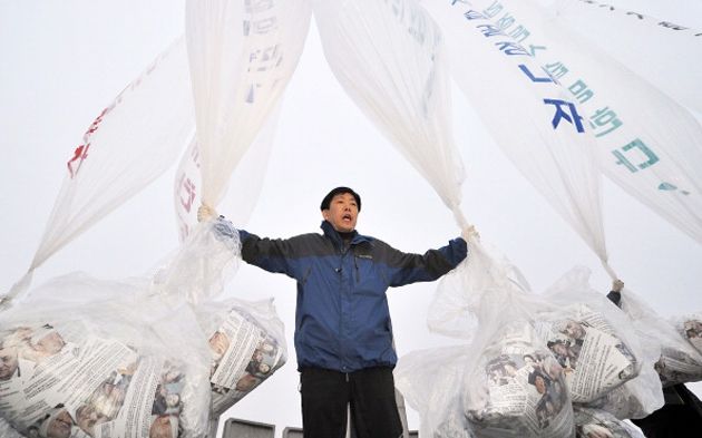 100.000 de DVD-uri cu filmul The Interview, aruncate din balon în Coreea de Nord