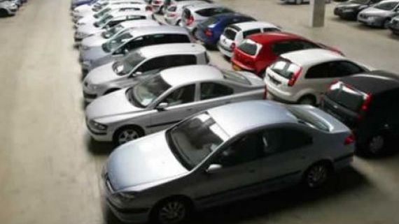 Eurobarometru: Românii, printre cetățenii UE care folosesc cel mai puțin autoturismul 