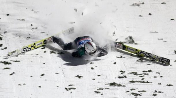 Accidentare GROAZNICĂ la Turneul celor 4 Trambuline: Simon Ammann a ajuns INCONŞTIENT la spital