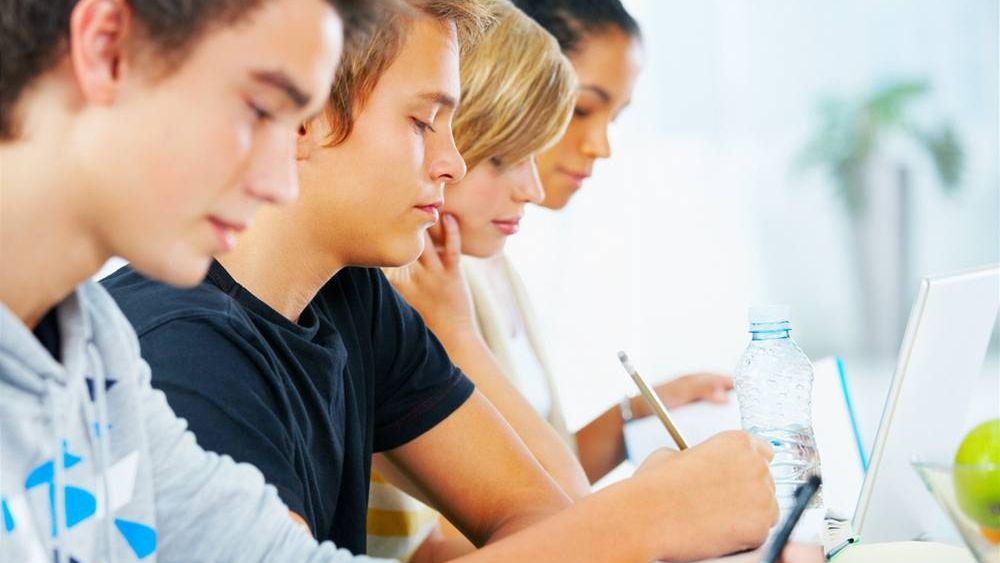 Avertismentul OMS:Riscul la care sunt expuşi miliarde de tineri din cauza dispozitivelor electronice