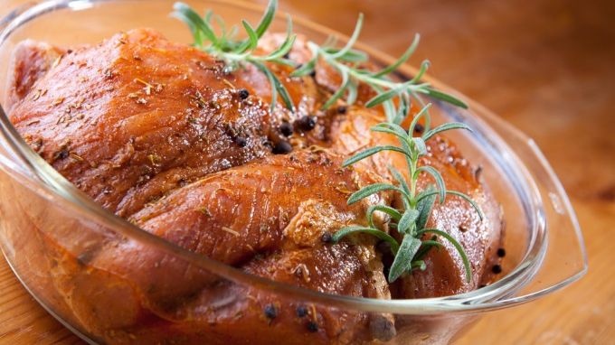 Cum se curăţă rapid şi uşor vasele din sticlă