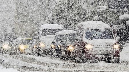 Traficul spre Poiana Brașov, RESTRICŢIONAT din cauza numărului mare de mașini 