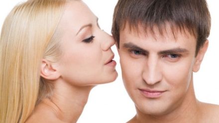 Din ce cauză vocea ta este atât de sexy dimineaţa 