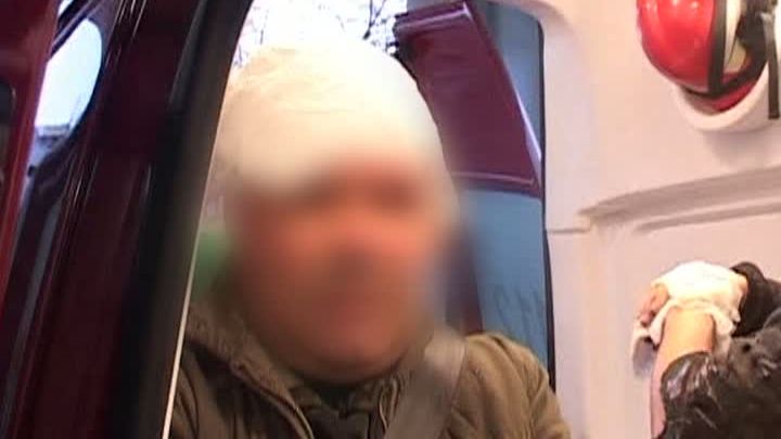 Și-a aprins o țigară. Ceea ce a urmat e de necrezut