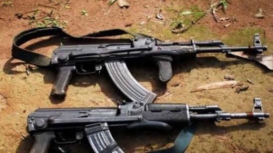 Probă STRANIE la un concurs de miss din Rusia: adolescente între 14 și 17 ani, puse să asambleze puști Kalașnikov. Cum au reacționat părinții