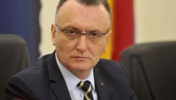 Câmpeanu: Funcționarii care au promovat proiectul privind reducerea de posturi vor fi sancționați 
