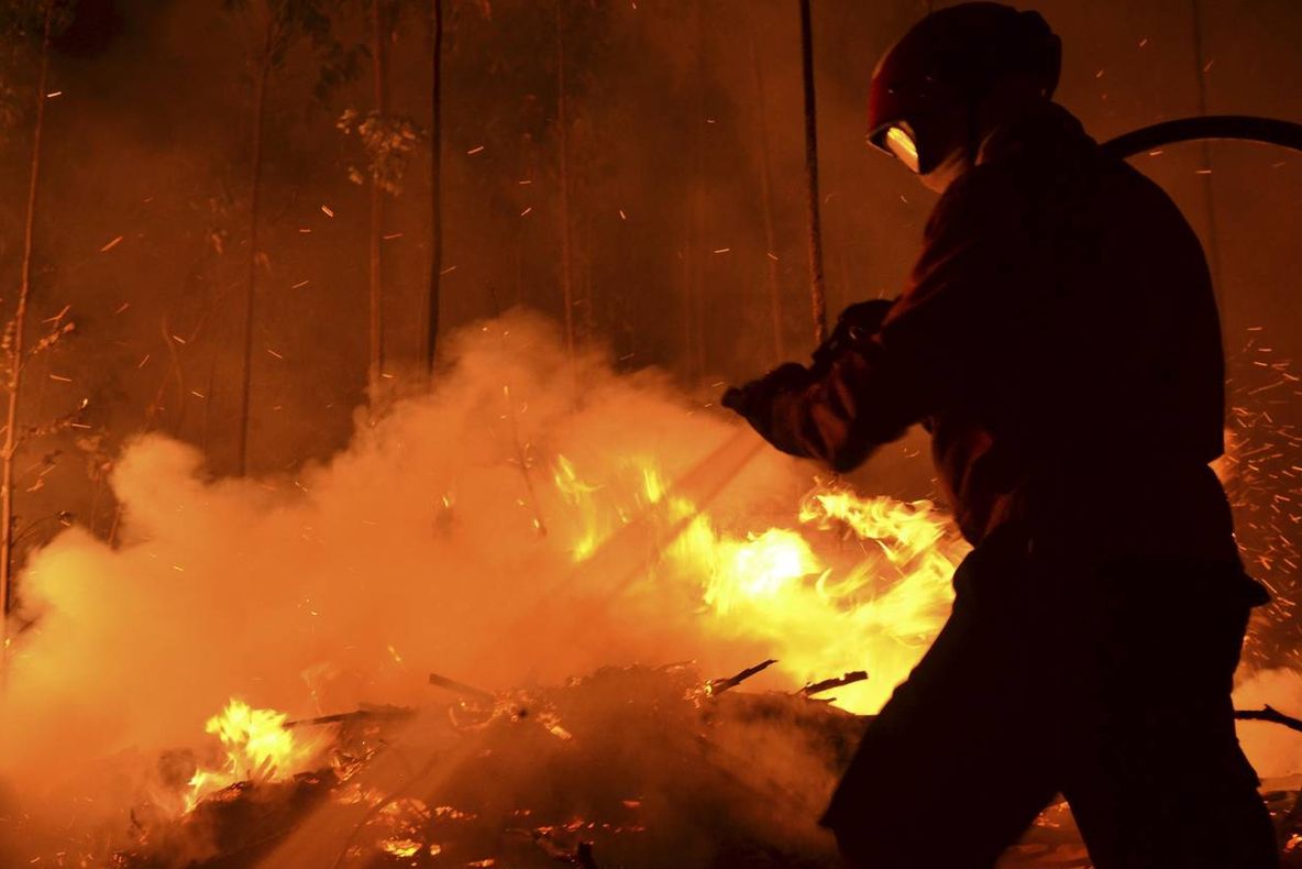 Incendiu în Capitală: Un bărbat de 70 de ani a murit