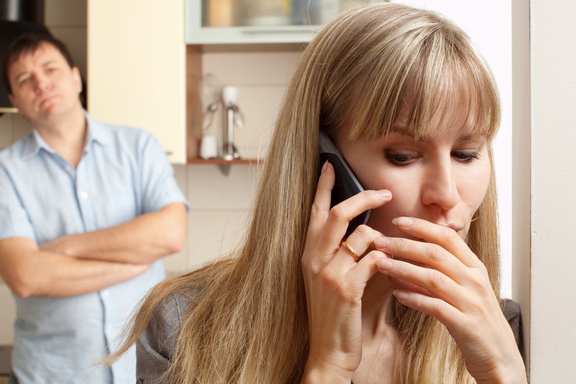 I-a scris o scrisoare soţiei, spunându-i că o va înşela. Răspunsul primit de la ea este incredibil