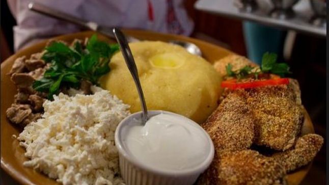 Povestea mămăligii. De unde vine numele acestui preparat