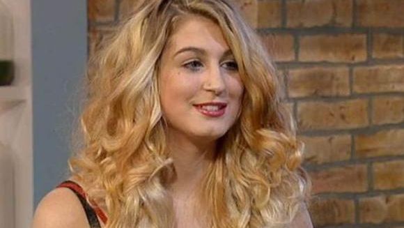 Soluția unei tinere mame pentru ca fetițele să nu rămână gravide