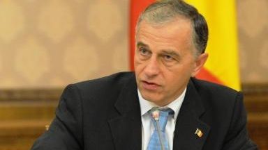 Geoană şi alţi patru senatori vor activa ca independenţi în grupul pentru "România noastră" 