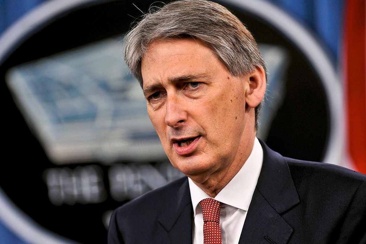 Regatul Unit "își rezervă dreptul" de a reexamina posibilitatea de a furniza armament Ucrainei 