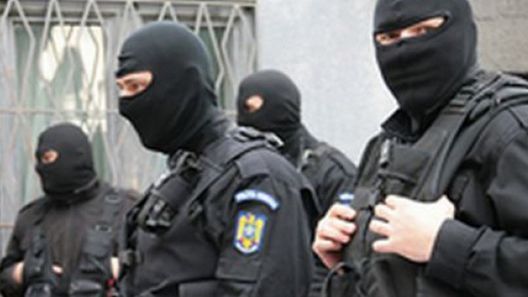 Percheziţii la şeful CEZ Argeş: Licitaţii cu prejudiciu de 2 milioane de euro