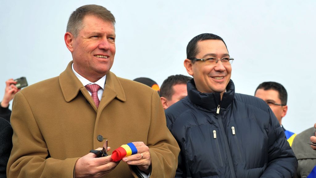 Cozmin Guşă, sinteza săptămânii:  Umilirea lui Iohannis şi autoumilirea lui Ponta