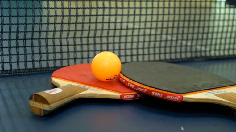 Cea mai tare lovitură în tenisul de masă, produsă la un banal antrenament