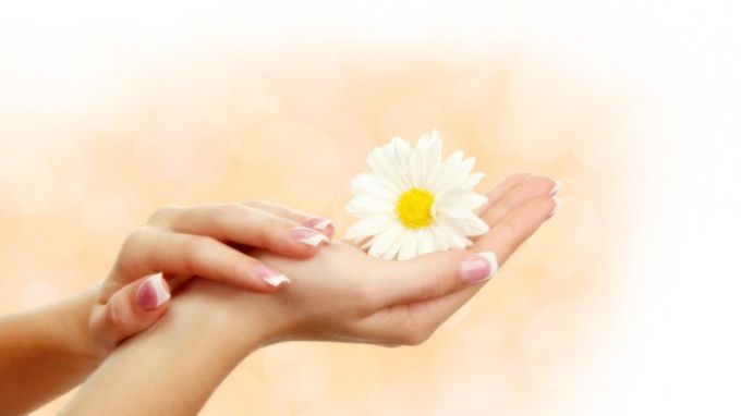 Ce înseamnă petele albe de pe unghii