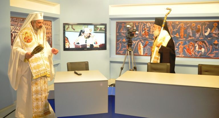 Doamne păzește! Românii vor plăti o taxă lunară pentru Trinitas TV