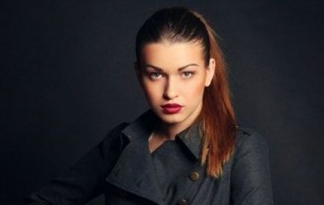 UPDATE Fotomodelul care îl însoţea pe Boris Nemţov, plasată în arest la domiciliu