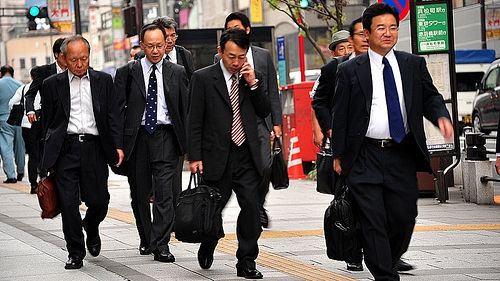 Bloomberg: China cumpără Europa