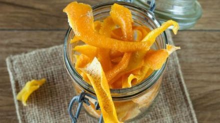 Arunci cojile de portocală? Iată ce poţi face cu ele!