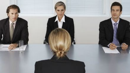 Întrebari bizare: Cum arată interviul de angajare la Facebook şi Twitter