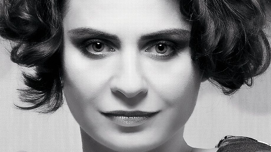 Adina Buzatu este în doliu. Tatăl ei a murit