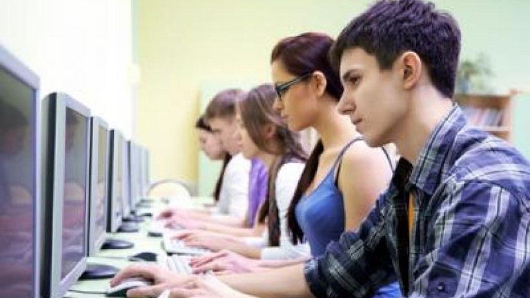 "Cu un milion de informaticieni, România e salvată"