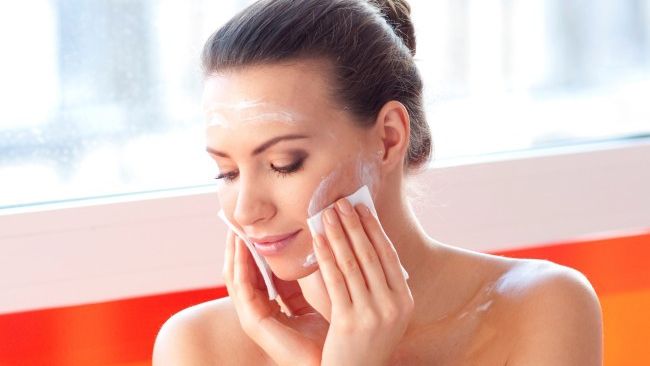 Ce se întâmplă dacă nu te demachiezi o lună