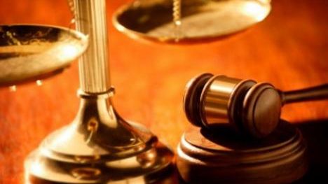 Mai mulți senatori propun ca magistrații care comit erori judiciare,condamnate de CEDO,să plătească 