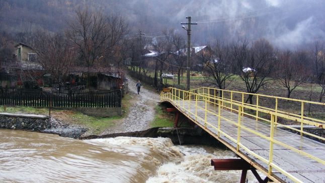 Cod Galben de Inundații, pentru 6 râuri, până luni, la ora 14.00 