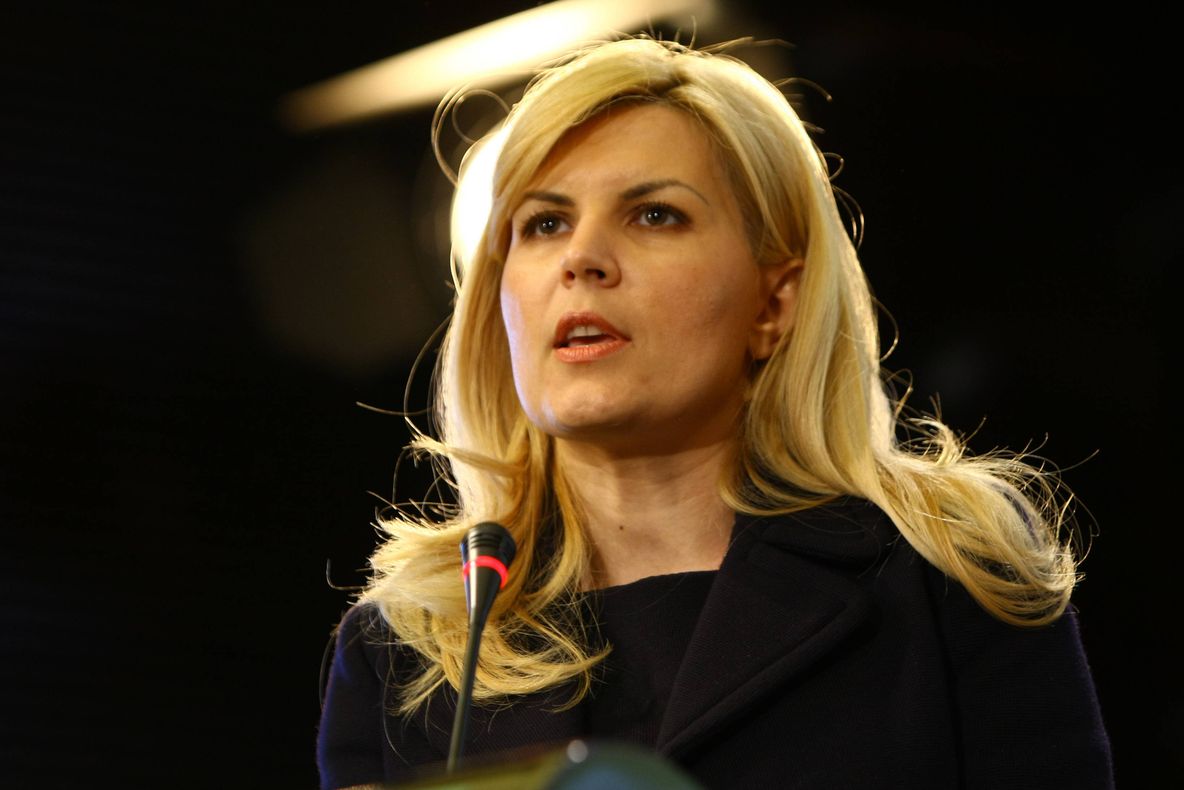 Elena Udrea, atac din spatele gratiilor la adresa DNA: Povestea "postacilor", o intoxicare!