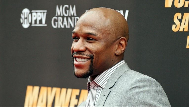 Floyd Mayweather, acuzat că și-a strâns de gât propriul fiu!
