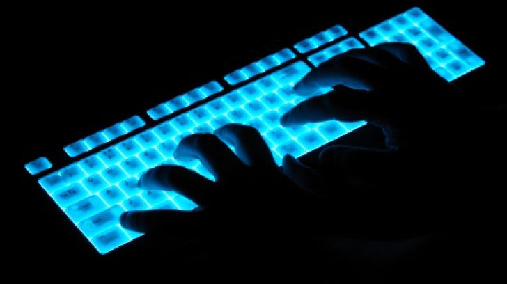 Clujeancă de 63 de ani, urmărită penal pentru piraterie online