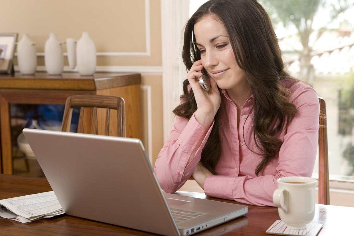 4 moduri prin care îţi protejezi ochii dacă lucrezi de la calculator