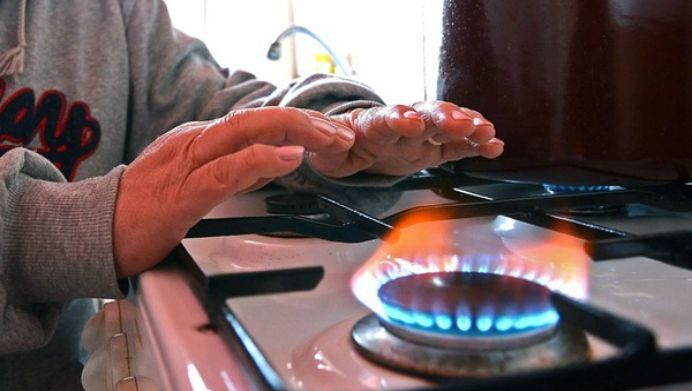 Stai cu aragazul deschis ca să îţi încălzeşti casa? Iată ce efect are asupra sănătăţii