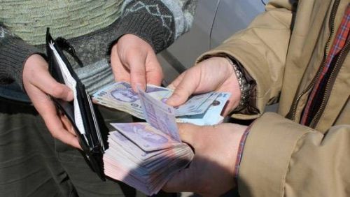 Zeci de persoane, înşelate cu până la 3.000 de lei de o firmă care promitea credite. Care e metoda