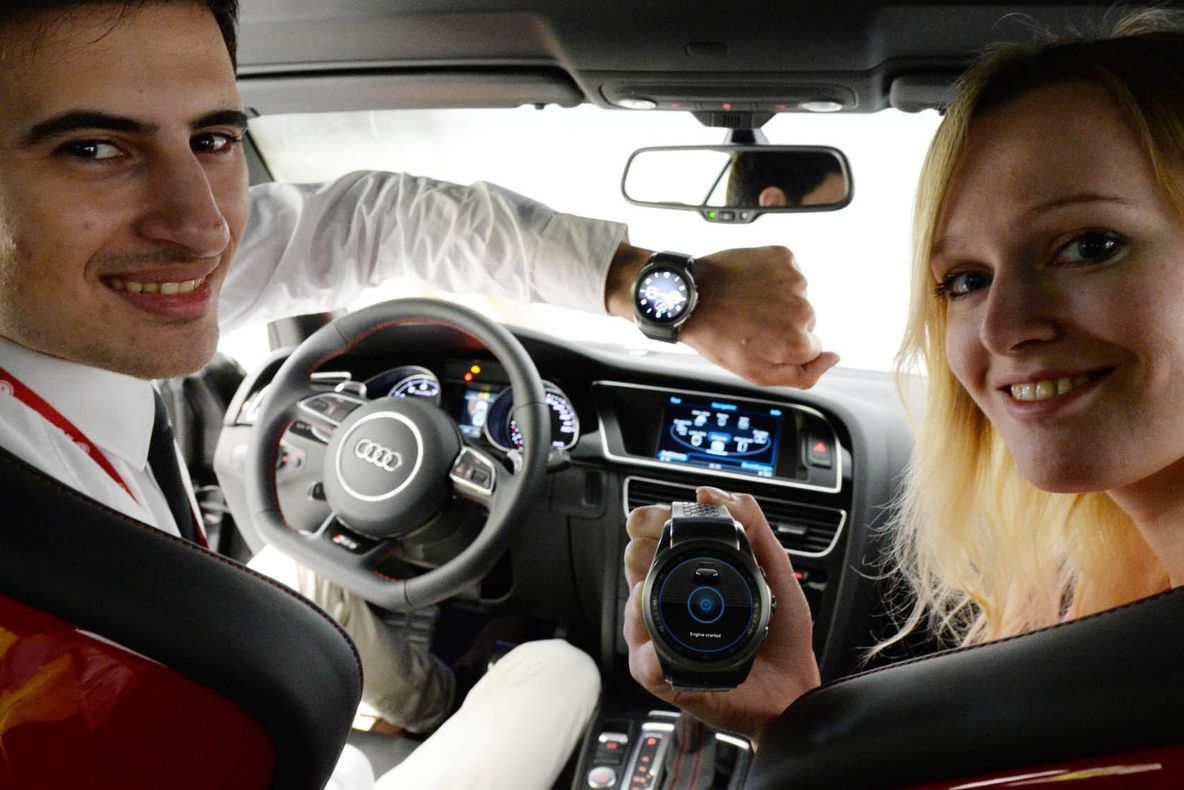 LG dă peste cap industria auto! Are un ceas care face din mașina ta tot ce vrea!