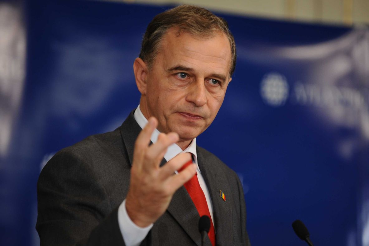 Geoană: Majoritatea parlamentară, obținută cu ajutorul membrilor PSD care vor dezerta din partid