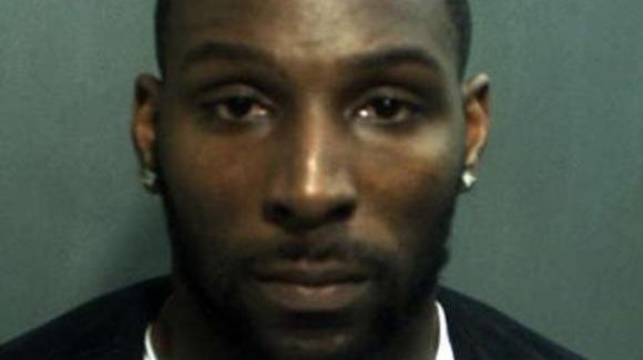 Angajatul unei şcoli a plătit o elevă ca să întreţină relaţii sexuale cu el