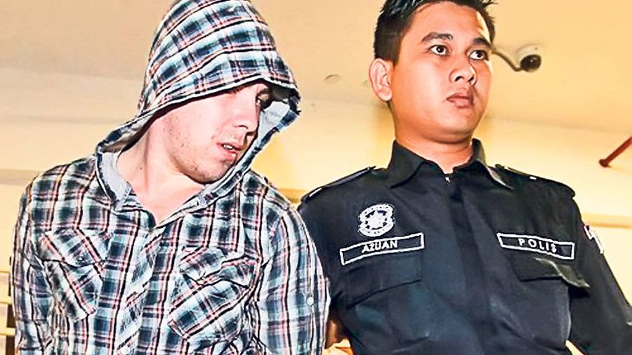 Dialogul dureros dintre tânărul condamnat la moarte în Malaysia şi tatăl acestuia