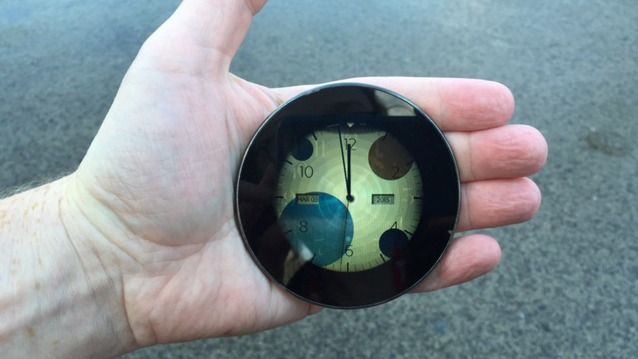 Monohm Runcible. Primul smartphone rotund din lume