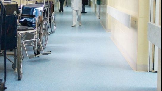 O bătrână din Iaşi a fost abandonată de familie 