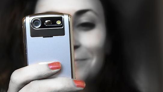 Furt sub ochii Domnului, la Oradea. Ce a păţit o tânără care se ruga, la biserică