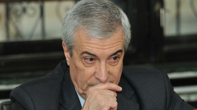 PNL cere demisia lui Tăriceanu: "Un fel de găinar cu papion, vasalul lui Ponta"